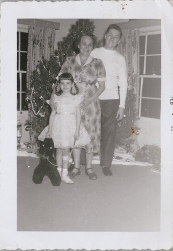 Vtg snapshot family - vtg, b&w